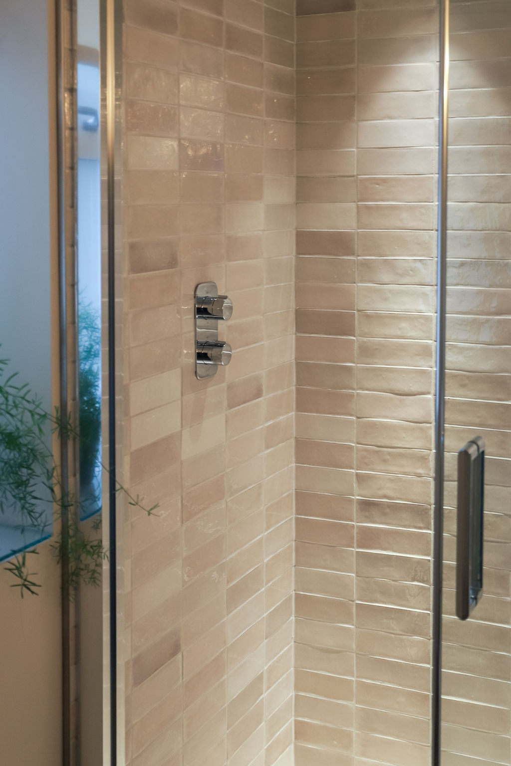 Bathroom 2 (GF)
